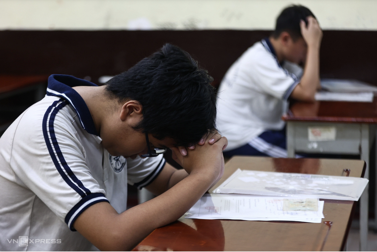 Thi lớp 10 ba môn: Toán, Ngữ Văn và bài đánh giá năng lực