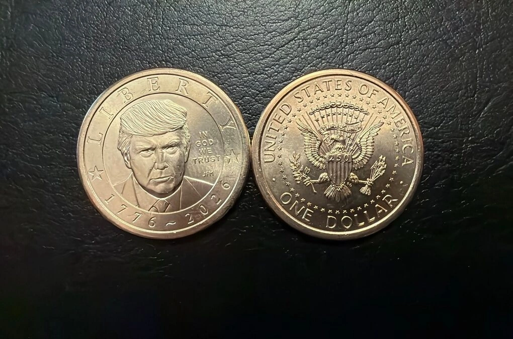 Đồng xu 1 USD có hình Tổng thống Donald Trump. Ảnh: ABC News