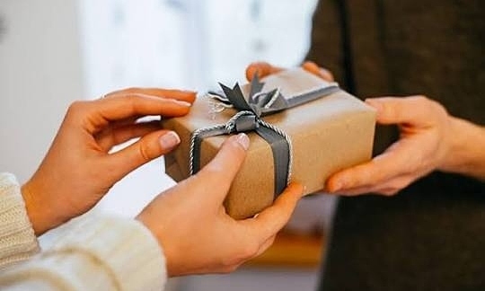 Tôi đau đầu mua quà sinh nhật cho bạn thân vì '500.000 đồng hơi ít'