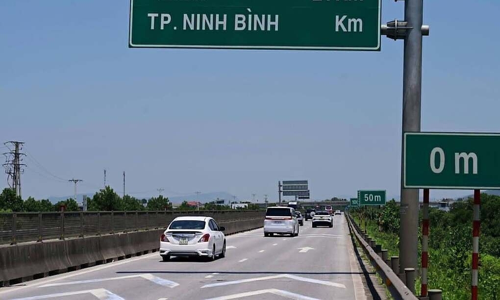 Tôi căng thẳng lái xe 100 km/h để căn khoảng cách an toàn