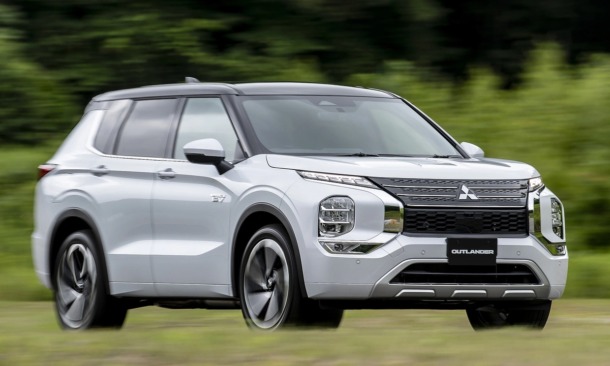 Mitsubishi Outlander sắp bán trở lại ở Việt Nam