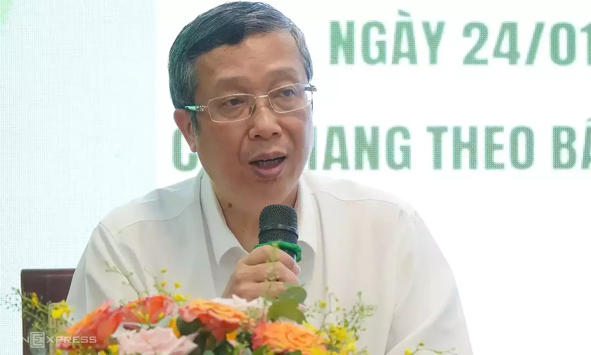 Thứ trưởng Hoàng Trung bị buộc thôi việc