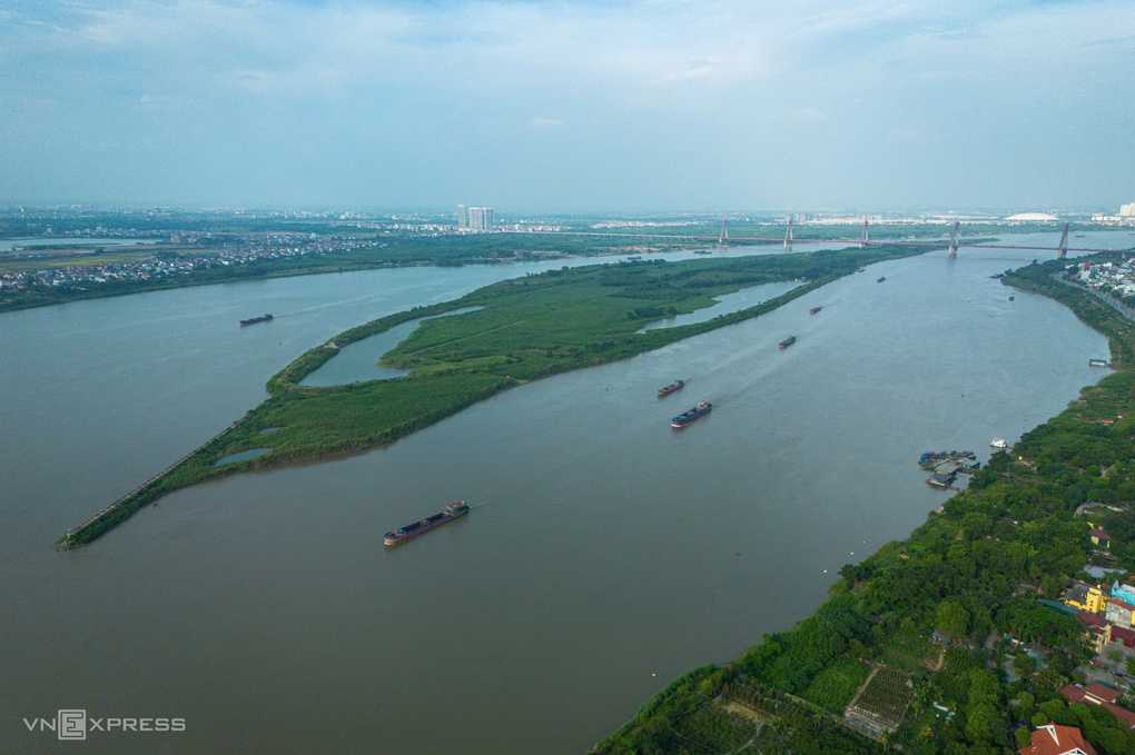 Thành phố đưa ra nguyên tắc bảo đảm an toàn phòng chống lũ và ổn định đê điều khi điều chỉnh quy hoạch. Ảnh: Hoàng Giang