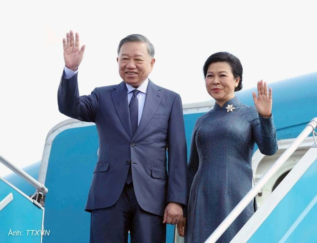 Tổng Bí thư, Chủ tịch nước Tô Lâm và phu nhân rời Hà Nội, lên đường thăm Nga và Pháp. Ảnh: TTXVN