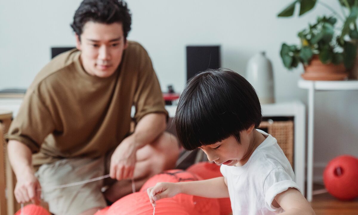 Tôi nghi con trai lấy trộm tiền vì bỗng dưng cháu có hơn 10 triệu đồng