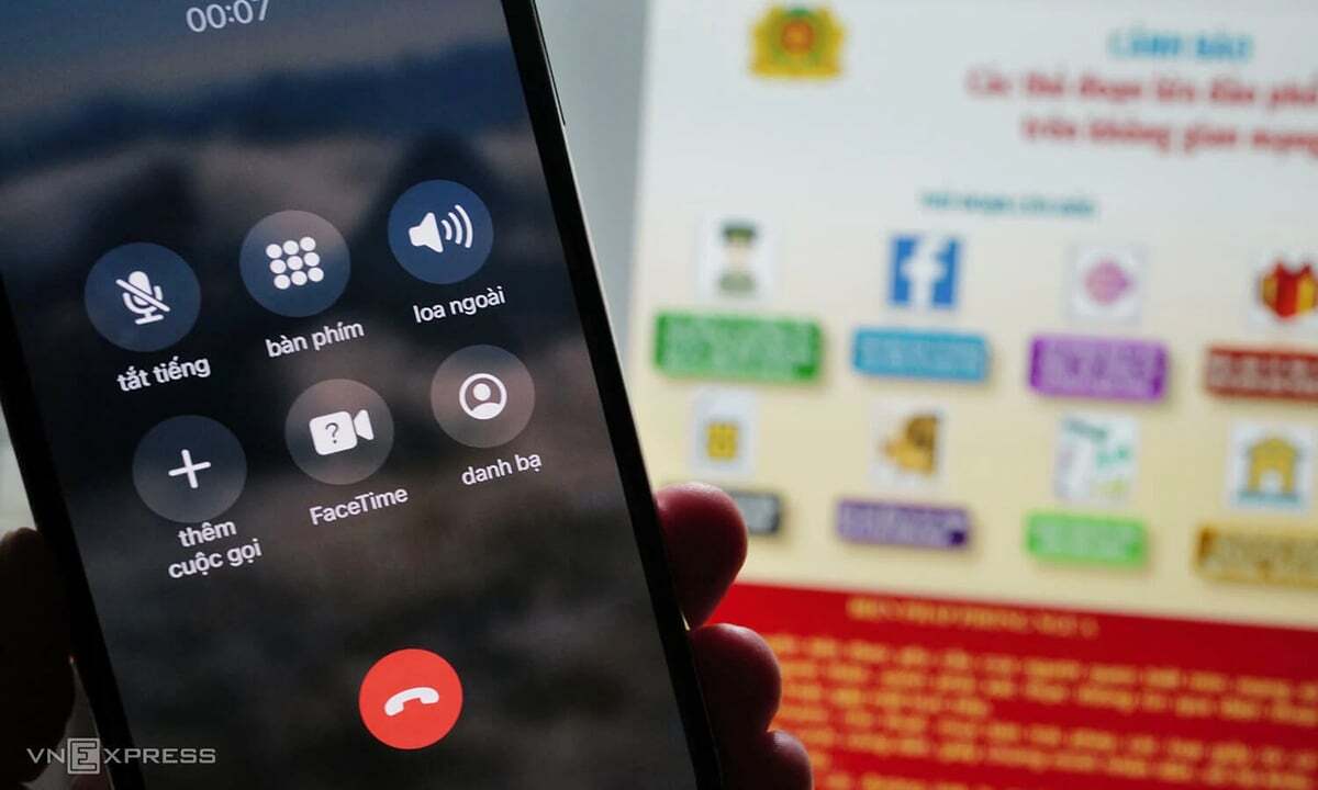 Mất 100 triệu đồng khi bị kẻ gian điều khiển từ xa cuộc gọi với bạn thân