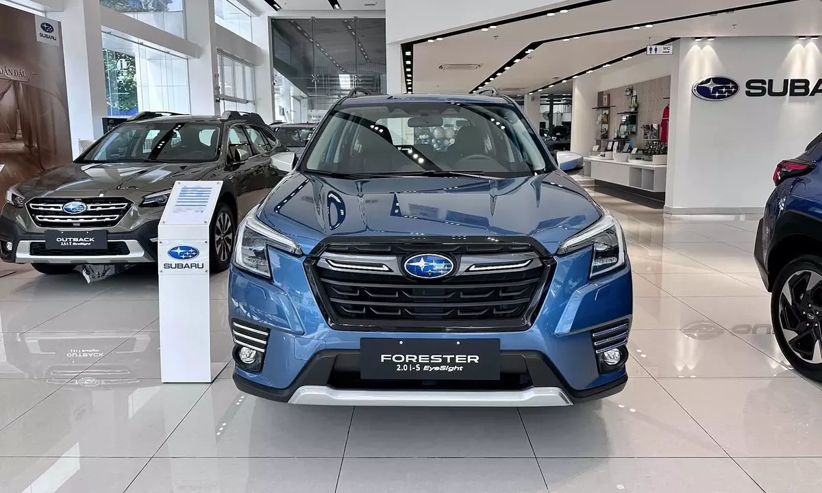 Subaru Forester khuyến mãi gần 400 triệu đồng