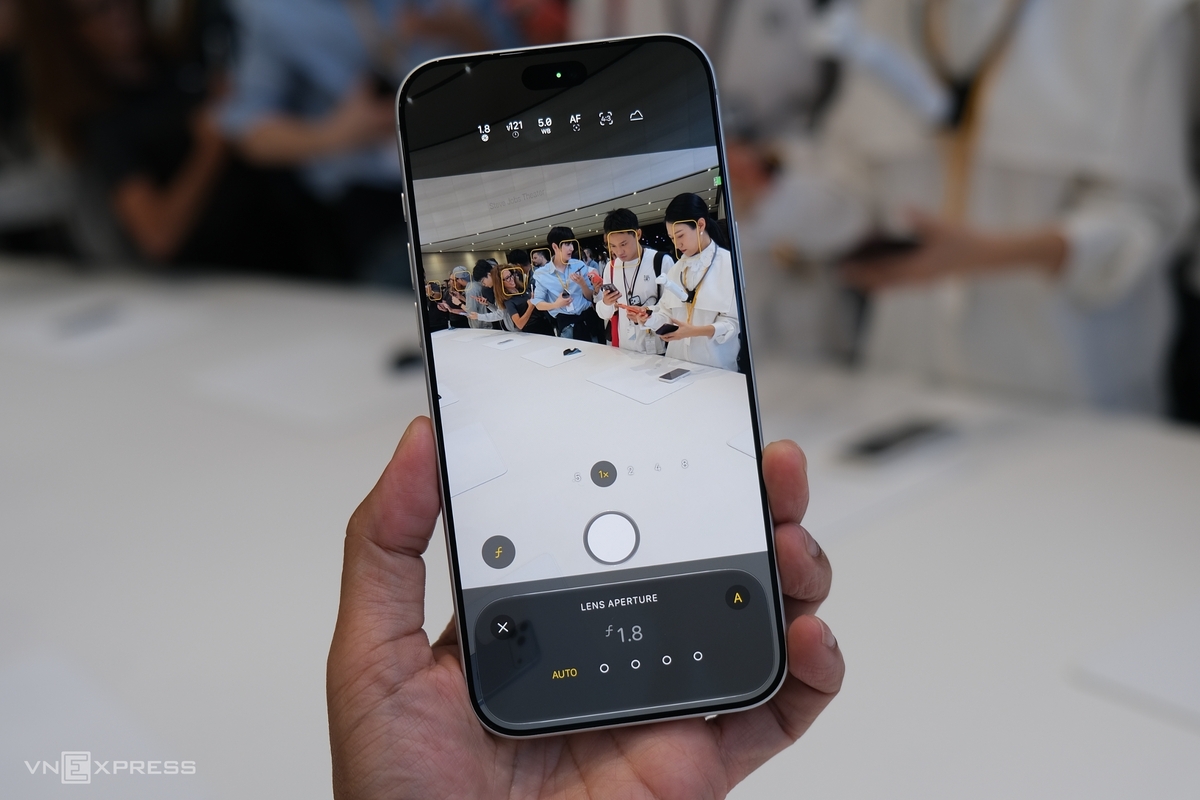 Giao diện máy ảnh chuyên nghiệp trên iPhone 18 Pro Max