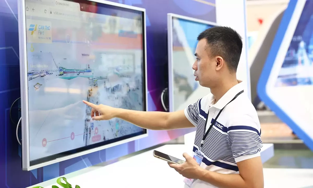 Nhiều hoạt động hưởng ứng Ngày Chuyển đổi số Quốc gia