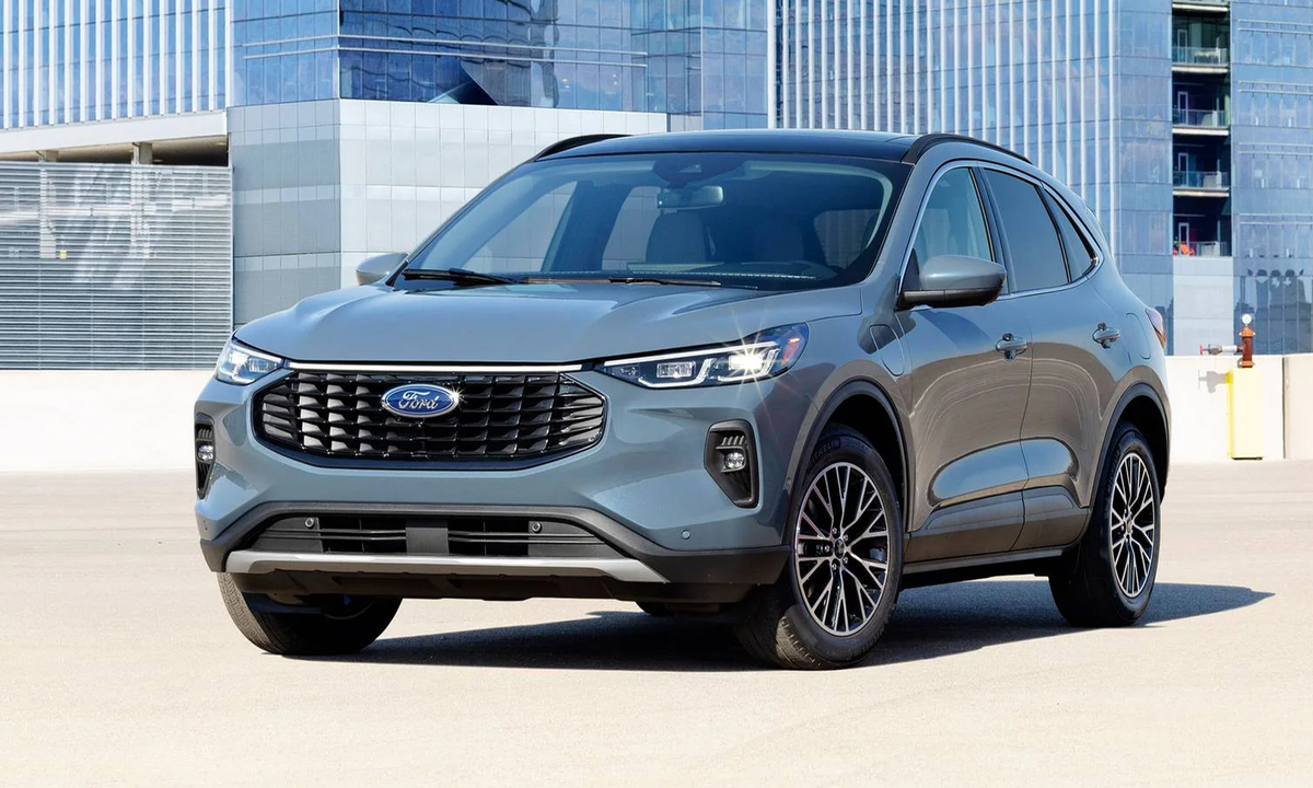 Chiếc Ford Escape cuối cùng có chủ sau 8 tháng nằm kho