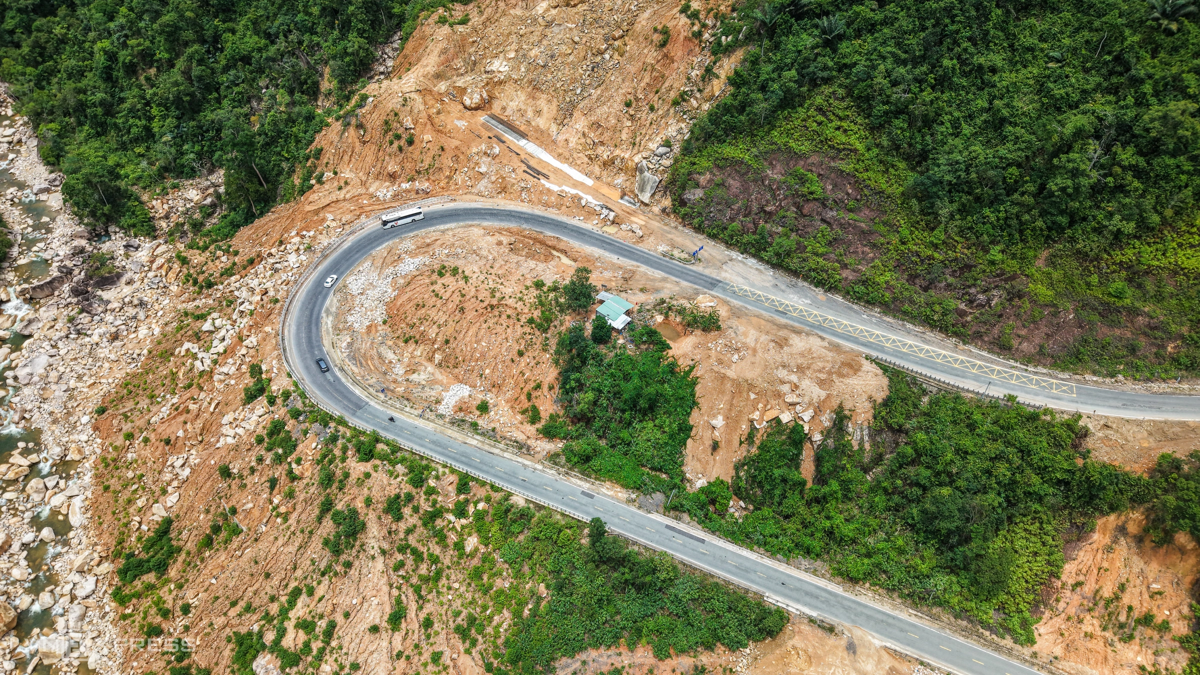 Gấp rút sửa đèo nối Nha Trang - Đà Lạt trước mùa mưa