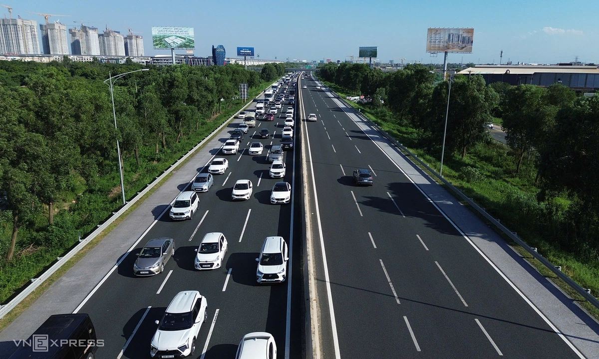 Phó thủ tướng: Phạt không giữ khoảng cách cần có lộ trình
