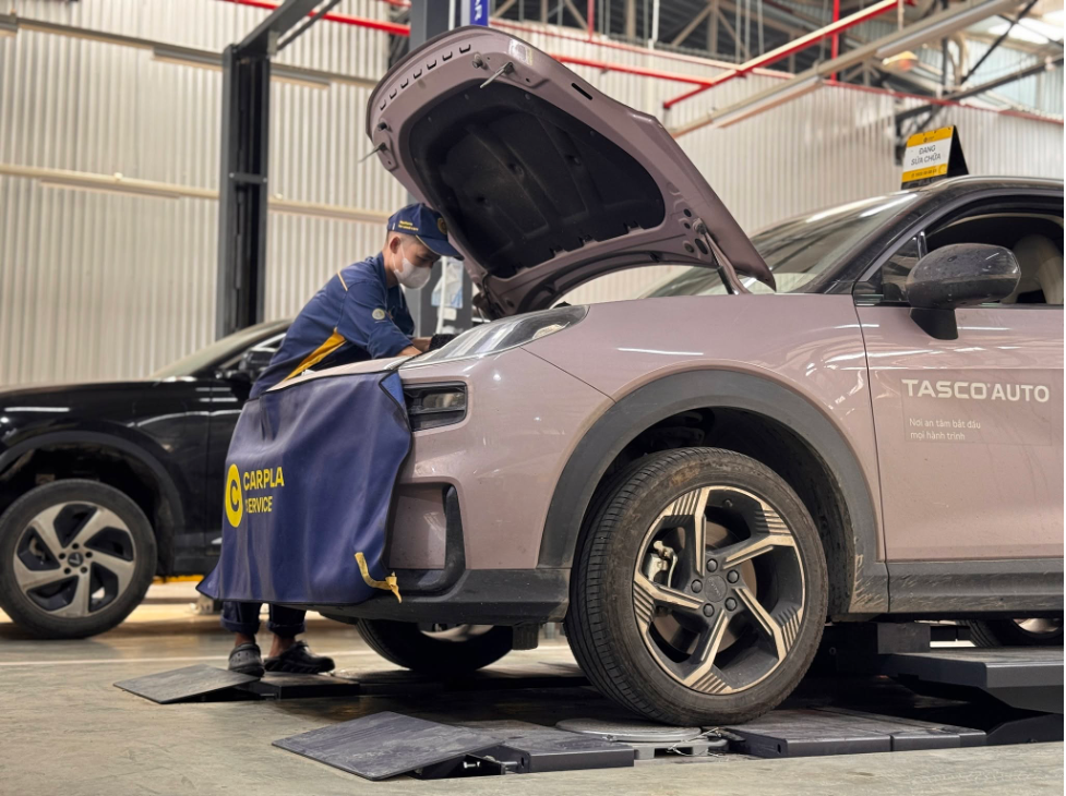 Chiếc Lynk & Co 06 trong Hành trình an tâm đã vượt mốc 170.000 km di chuyển, được kiểm tra và bảo dưỡng tại hệ thống Carpla Service chính hãng. Ảnh: Hành trình An tâm