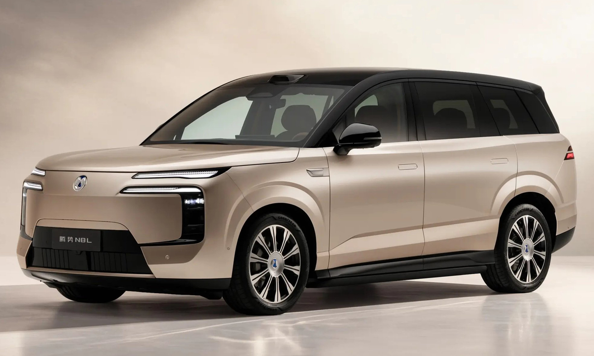 Denza N8L - SUV điện chạy gần 1.000 km mới cần sạc