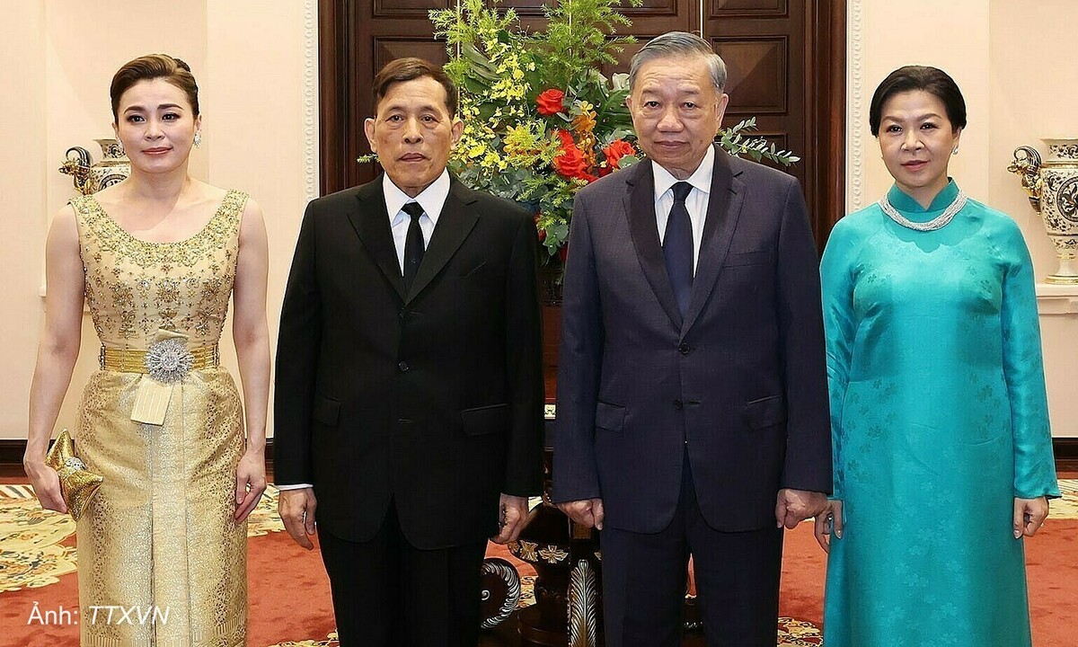 Nhà vua, Hoàng hậu Thái Lan dự tiệc chiêu đãi cấp nhà nước
