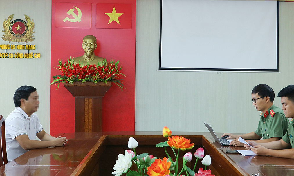 Bị phạt 15 triệu đồng vì đăng video cắt ghép 'Hà Tĩnh vỡ đê'