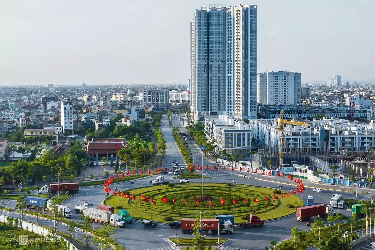 Danh nhân nào được đặt tên cho nhiều xã, phường nhất?