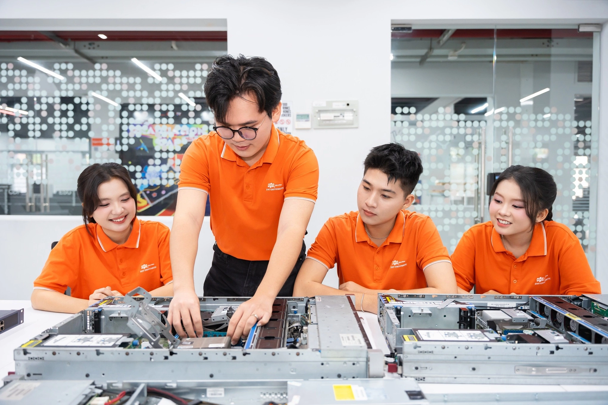 Trường ĐH FPT hợp tác đào tạo 30.000 nhân lực công nghệ - Báo VnExpress