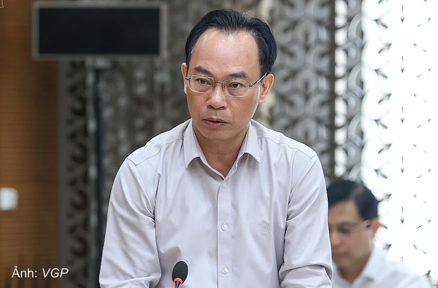 Bộ trưởng Giáo dục và Đào tạo Hoàng Minh Sơn phát biểu tại cuộc họp với Thủ tướng, sáng 21/9. Ảnh: VGP