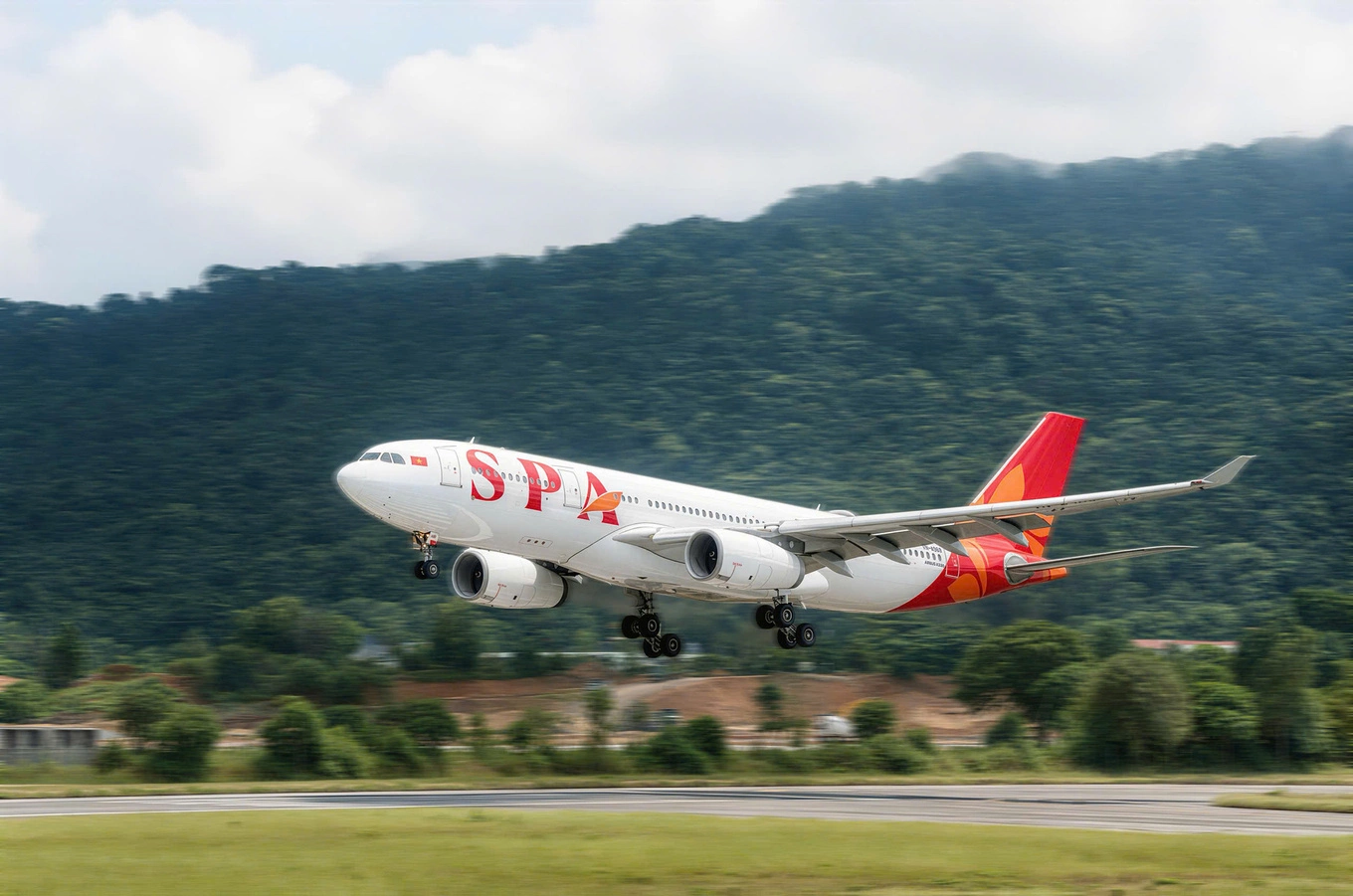 Chiếc máy bay Airbus A330 vừa được Sun PhuQuoc Airways tiếp nhận.