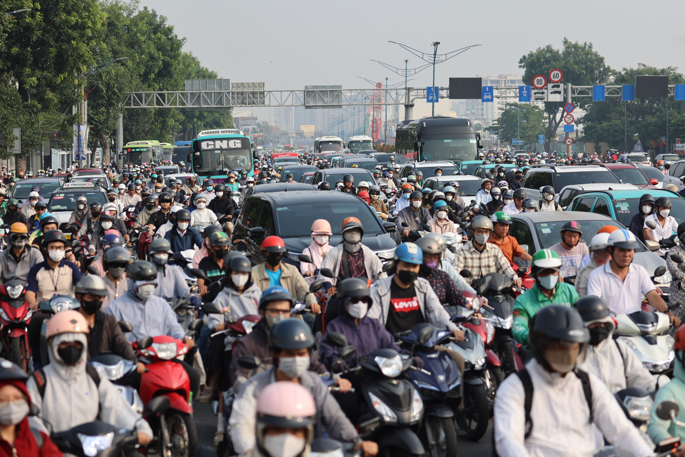A heavy traffic jam on Truong Chinh Street in HCMC, September 2026. Photo by VnExpress/Quynh Tran