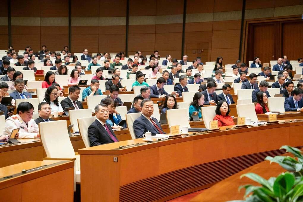 Tổng Bí thư, Chủ tịch nước Tô Lâm; Thủ tướng Lê Minh Hưng và các đại biểu Quốc hội khóa 16 tại hội trường Diên Hồng, kỳ họp không thường lệ hồi tháng 8. Ảnh: Cổng TTĐT Quốc hội