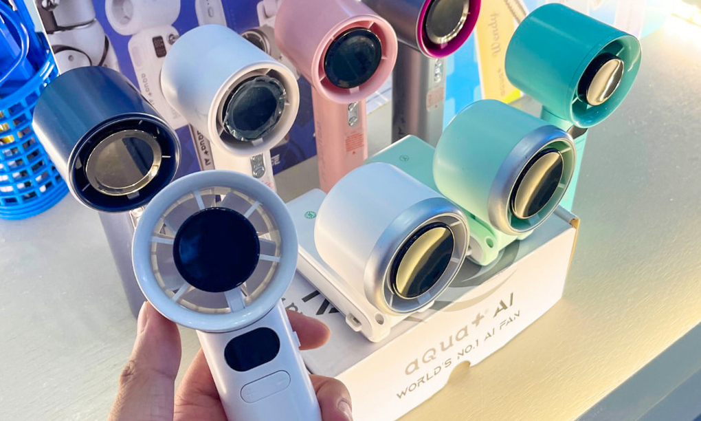 Một số mẫu quạt được quảng cáo quạt AI số một thế giới. Ảnh: Instagram/@iloveharborpoint