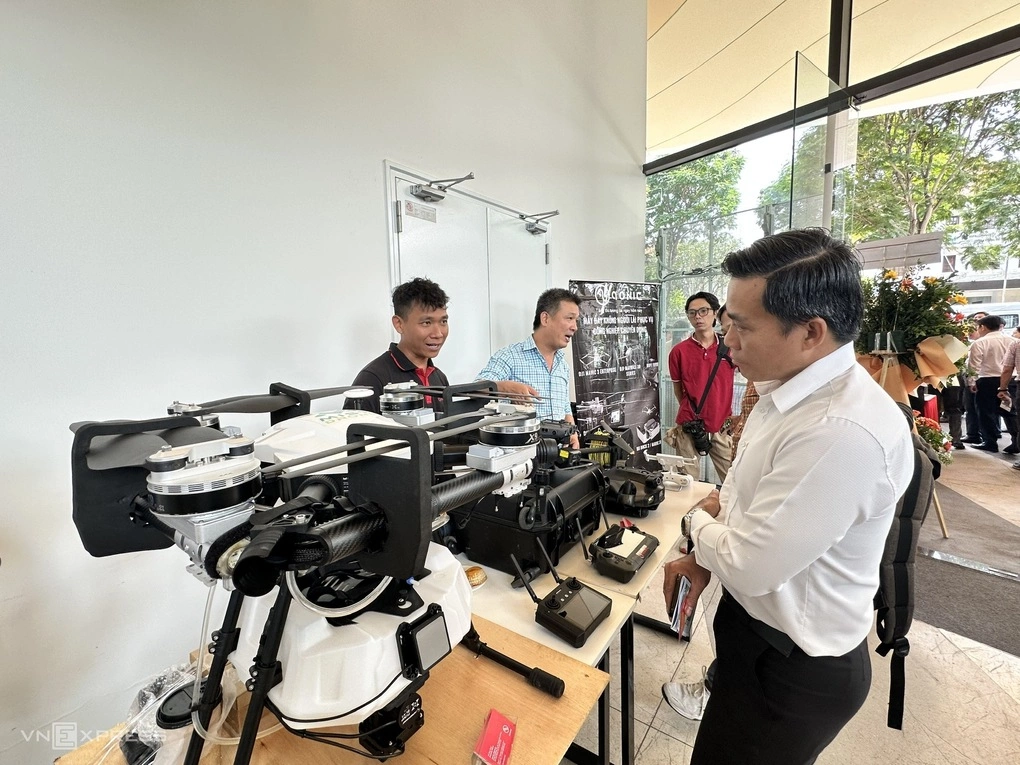 Startup khoa học công nghệ tham gia gian hàng Techmart tại SIHUB. Ảnh: Lê Tuyết